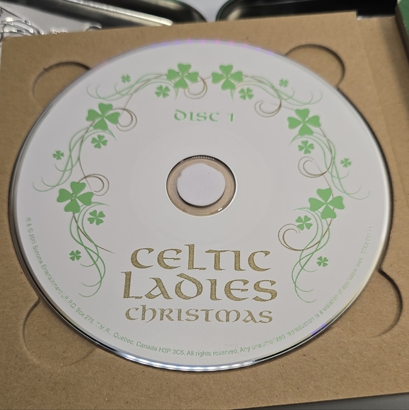 Celtic Ladies Christmas Tin, 3 Cds - Picture 5 of 8